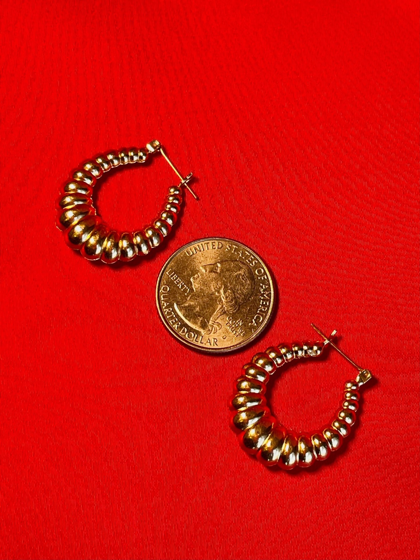 Vintage 14k Yellow Gold Scalloped Shrimp Hoop Earrings