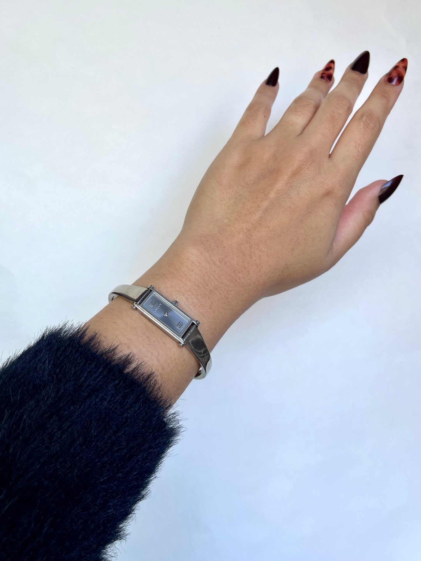 Vintage Gucci, with Grey Dial Swiss Made - Women’s Quartz Bracelet Silver Watch
