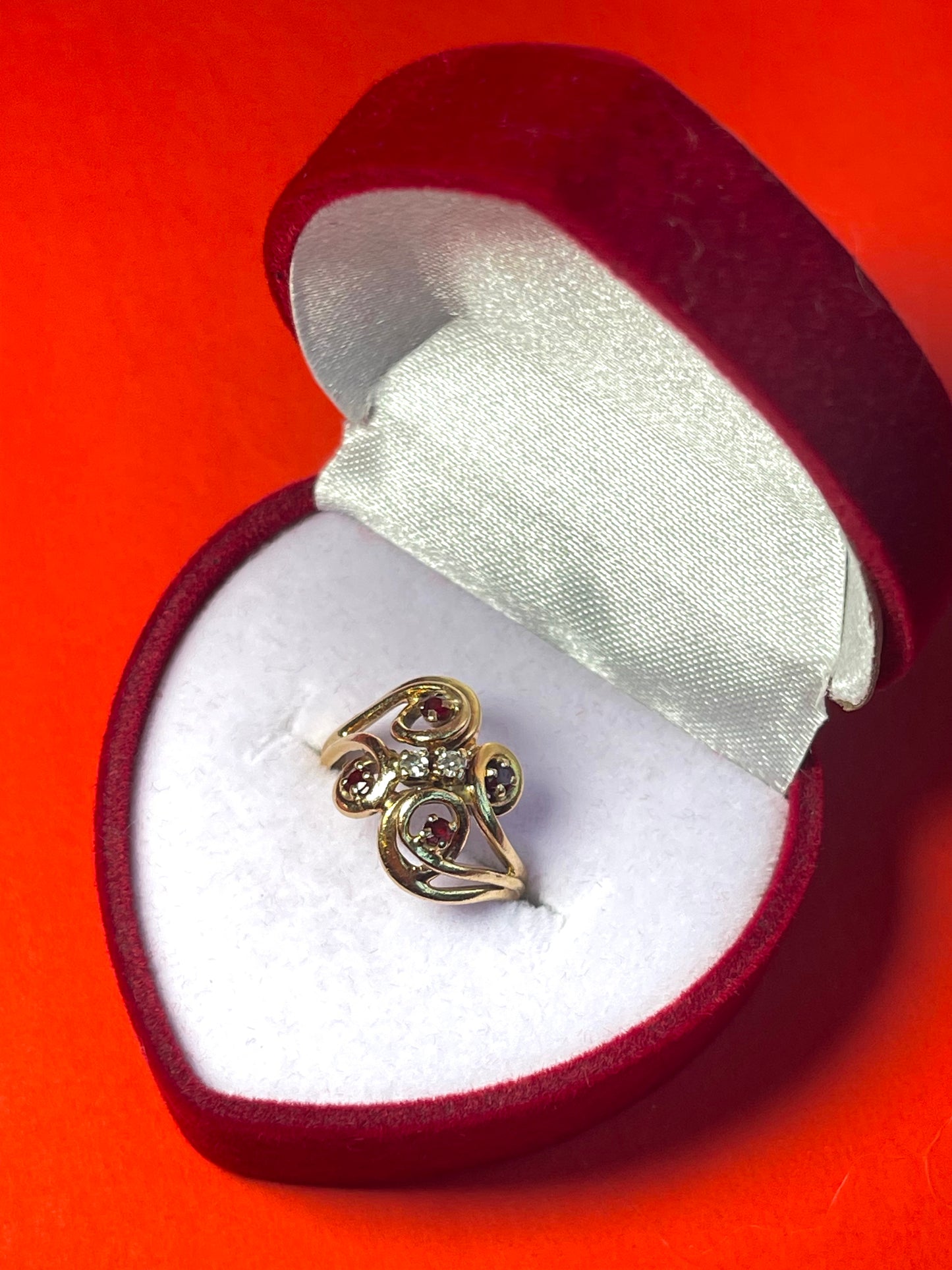 Vintage 14K Yellow Gold Garnet & Diamond Cocktail Ring