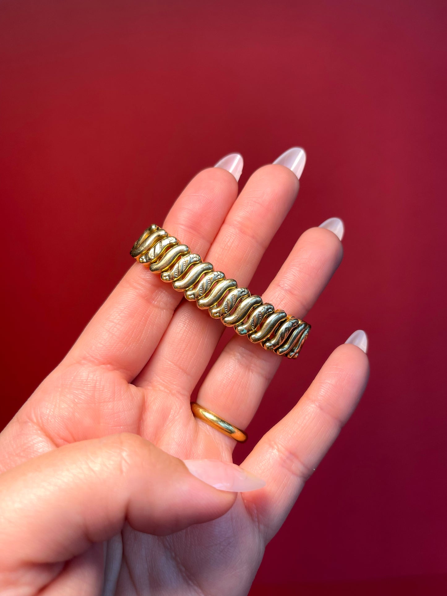 Vintage Sweetheart Bracelet, La Mode Brand with Gold Filled Expansion