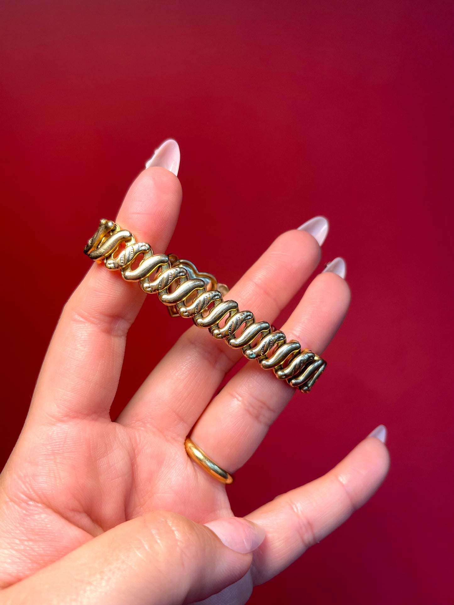 Vintage Sweetheart Bracelet, La Mode Brand with Gold Filled Expansion