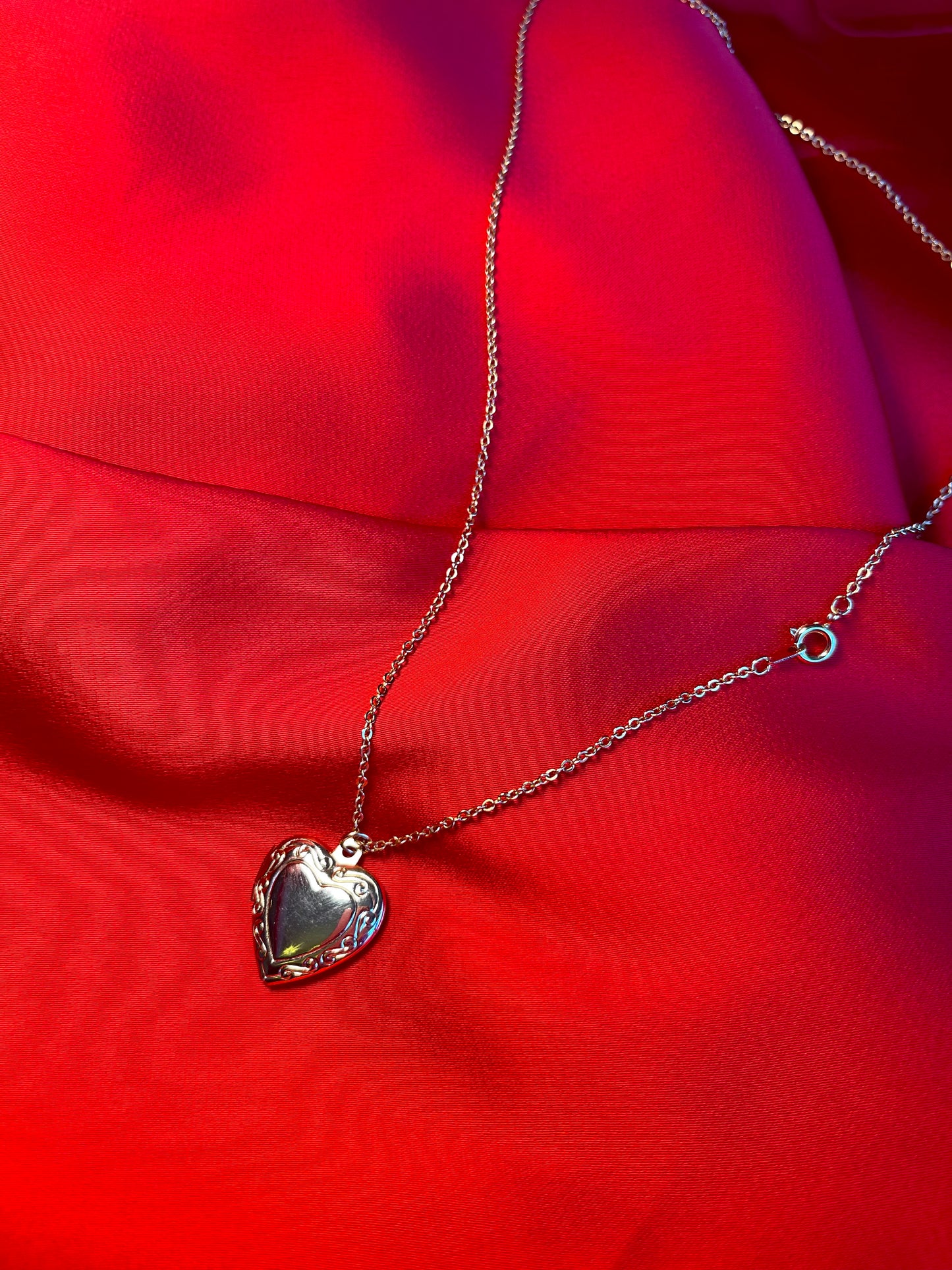 Vintage Gold Plated Heart Locket Necklace