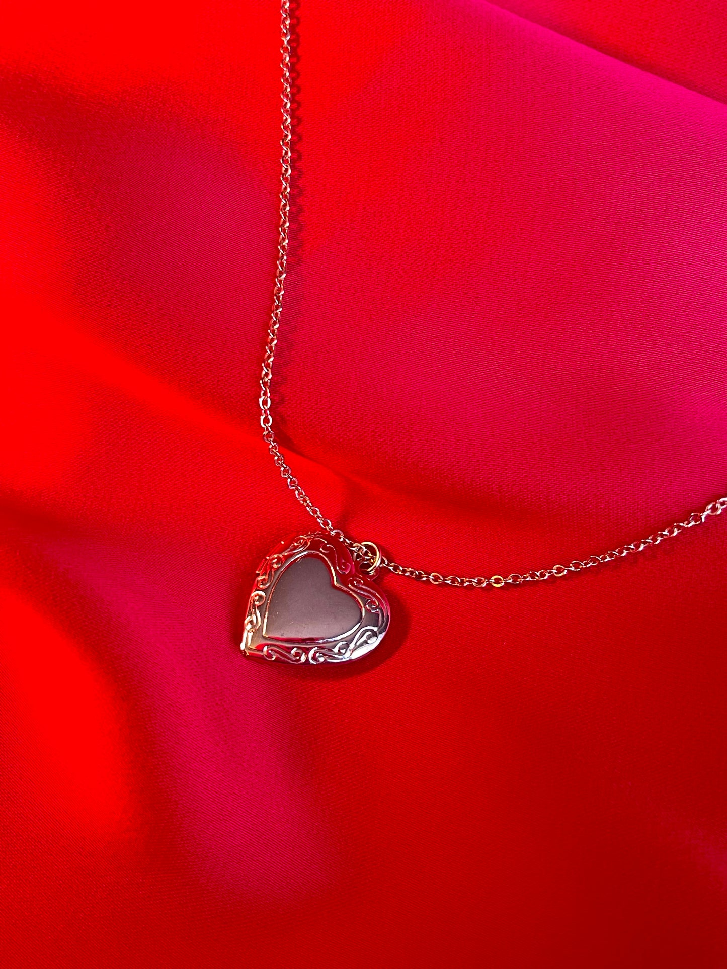 Vintage Gold Plated Heart Locket Necklace
