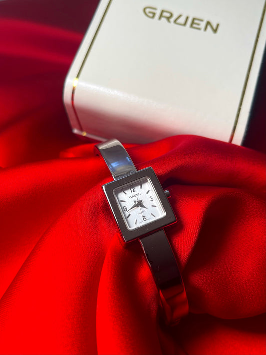 Vintage Women's Gruen Quartz Analog Dress Watch