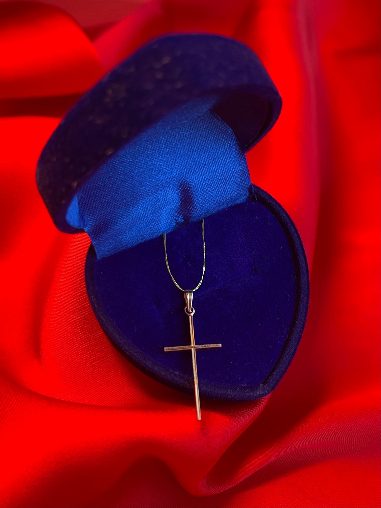 Vintage 14K Solid Yellow Gold Diamond Cut Finish Cross Pendant