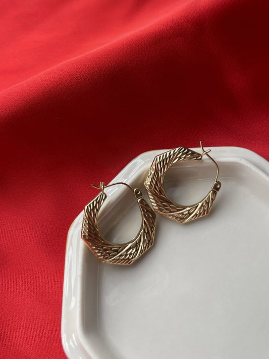 Vintage 14K Yellow Gold Diamond Cut Accent Textured Hinged Hoop Earrings